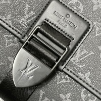 $82.00 USD Louis Vuitton AAA Man Messenger Bags #1048211