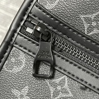 $82.00 USD Louis Vuitton AAA Man Messenger Bags #1048211