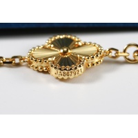 $39.00 USD Van Cleef & Arpels Bracelet For Women #1050515