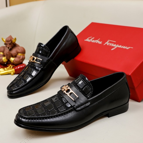 Salvatore Ferragamo Leather Shoes For Men #1051200