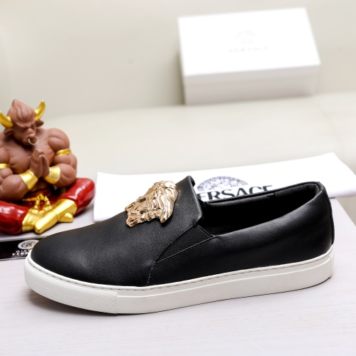 Replica Versace Casual Shoes For Men #1051207 $76.00 USD for Wholesale