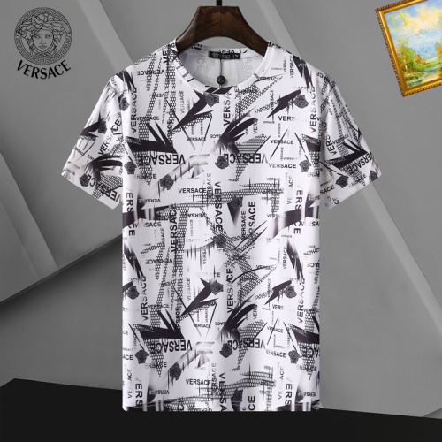 $25.00 USD Versace T-Shirts Short Sleeved For Men #1052448