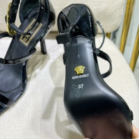 $108.00 USD Versace Sandal For Women #1051102