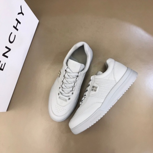 Givenchy Casual Shoes For Men #1054322
