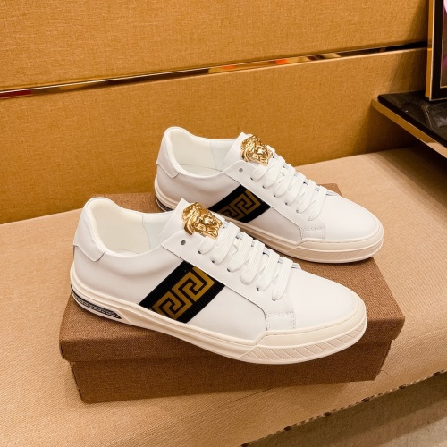 Versace Casual Shoes For Men #1056053