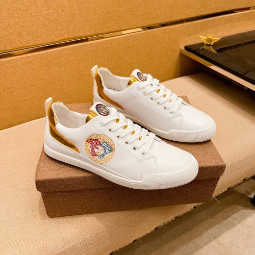 Versace Casual Shoes For Men #1056067