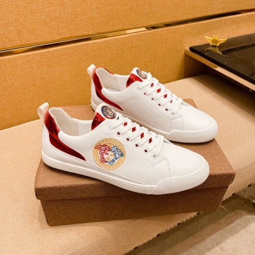 Versace Casual Shoes For Men #1056068