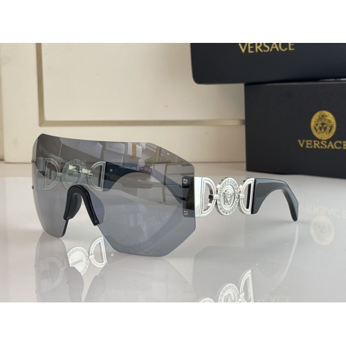 Versace AAA Quality Sunglasses #1056590