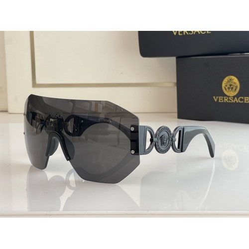 Versace AAA Quality Sunglasses #1056595