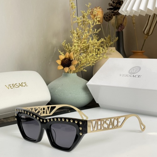 Versace AAA Quality Sunglasses #1056607