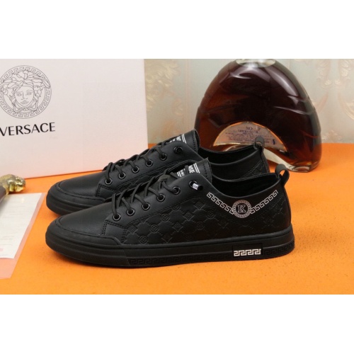 Versace Casual Shoes For Men #1056955
