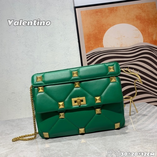 $108.00 USD Valentino AAA Quality Messenger Bags For Women #1057185