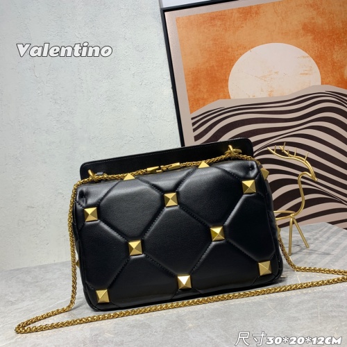 Replica Valentino AAA Quality Messenger Bags For Women #1057190 $108.00 USD for Wholesale