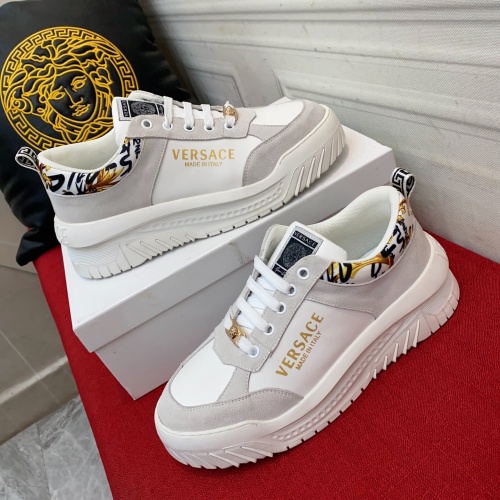 Versace Casual Shoes For Men #1057721