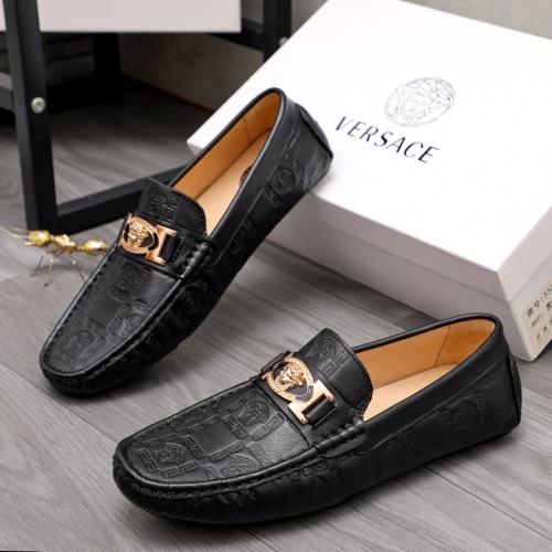 Versace Leather Shoes For Men #1058598