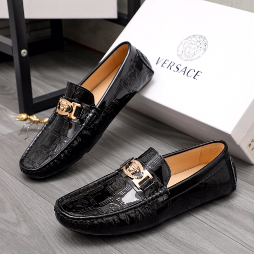 Versace Leather Shoes For Men #1058599