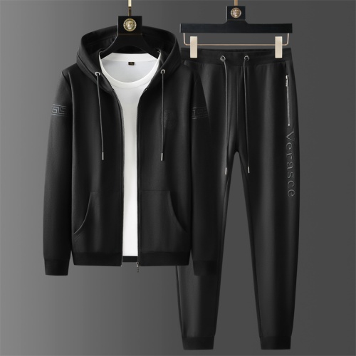 Versace Tracksuits Long Sleeved For Men #1059770