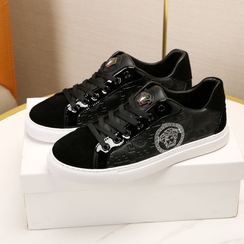 Versace Casual Shoes For Men #1061068