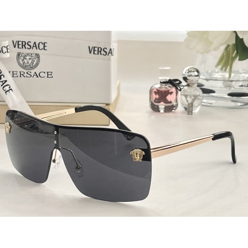 Versace AAA Quality Sunglasses #1062364