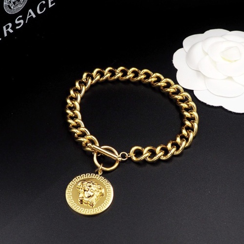 Versace Bracelet #1062742 $27.00 USD, Wholesale Replica Versace Bracelets