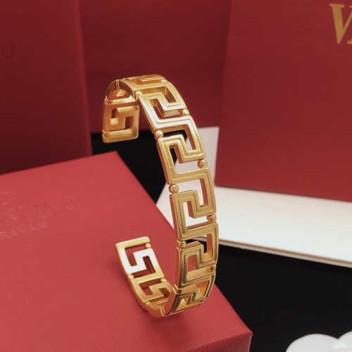 Versace Bracelet #1063330 $32.00 USD, Wholesale Replica Versace Bracelets