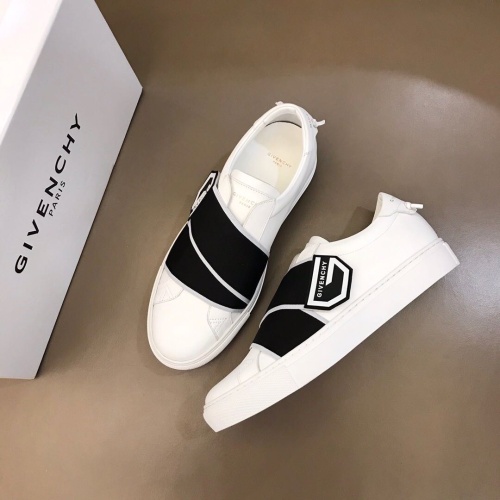Givenchy Casual Shoes For Men #1065217