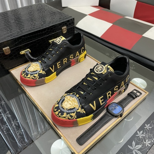 Versace Casual Shoes For Men #1065774