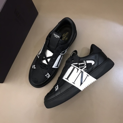 Valentino Casual Shoes For Men #1066327