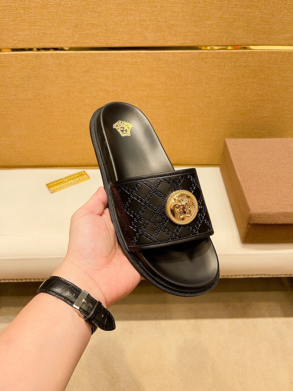 Versace Slippers For Men 1058458 48.00 USD, Wholesale Replica Versace