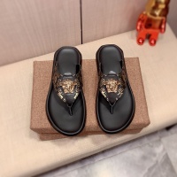 $52.00 USD Versace Slippers For Men #1057331