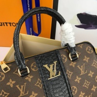$96.00 USD Louis Vuitton AAA Quality Handbags For Women #1064573