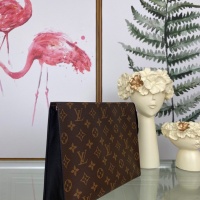 $92.00 USD Louis Vuitton AAA Quality Wallets #1065032