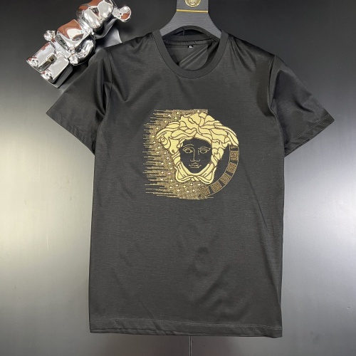 Versace T-Shirts Short Sleeved For Men #1067981 $42.00 USD, Wholesale Replica Versace T-Shirts