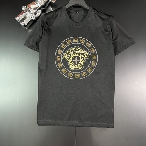 Versace T-Shirts Short Sleeved For Men #1067986 $42.00 USD, Wholesale Replica Versace T-Shirts