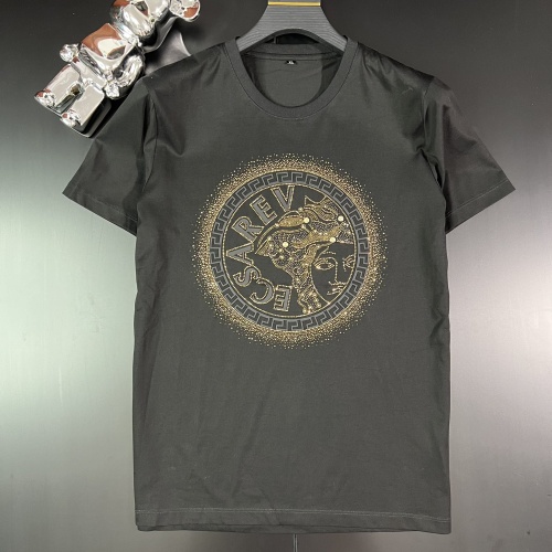 $42.00 USD Versace T-Shirts Short Sleeved For Men #1067992