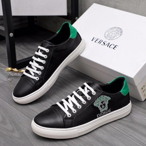 Versace Casual Shoes For Men #1068140