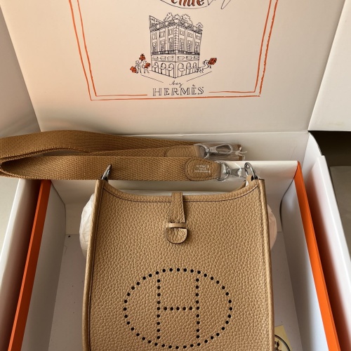Hermes AAA Quality Messenger Bags For Women #1069765