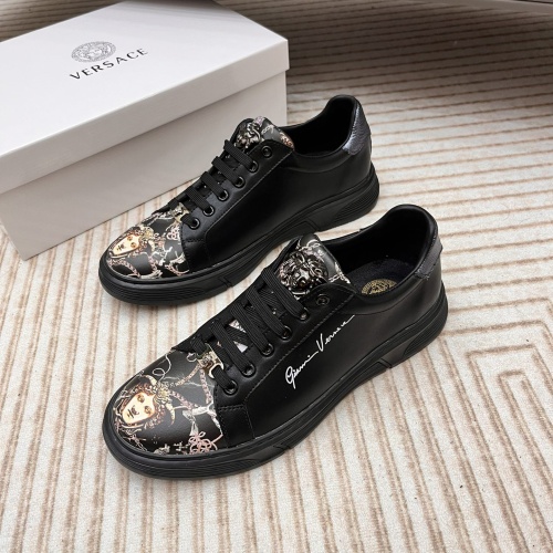 Versace Casual Shoes For Men #1070559