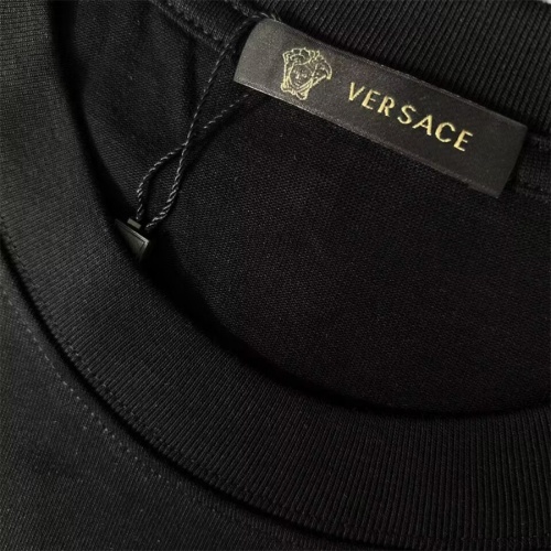 Replica Versace T-Shirts Short Sleeved For Unisex #1073133 $42.00 USD for Wholesale