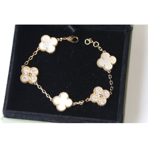 Van Cleef & Arpels Bracelets For Women #1073278