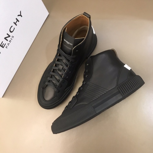 Givenchy High Tops Shoes For Men #1073606