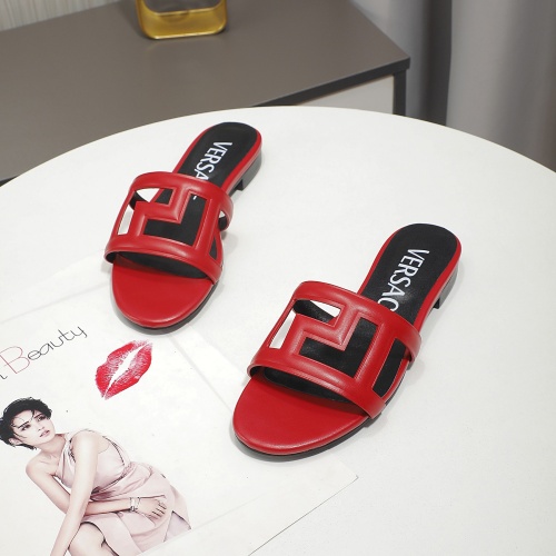 Versace Slippers For Women #1074575