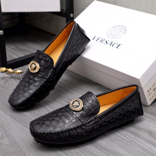 Versace Leather Shoes For Men #1076298