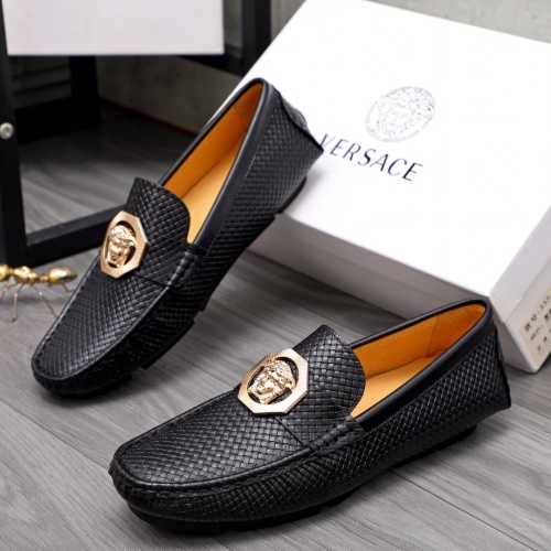 Versace Leather Shoes For Men #1076299