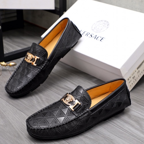 Versace Leather Shoes For Men #1076301