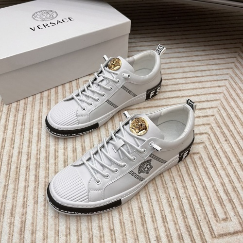 Versace Casual Shoes For Men #1076426