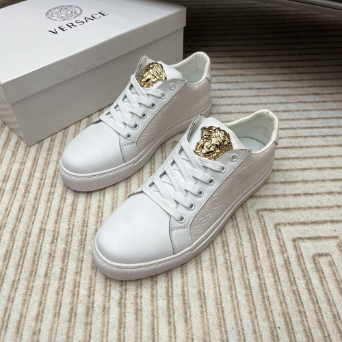 Versace Casual Shoes For Men #1077355
