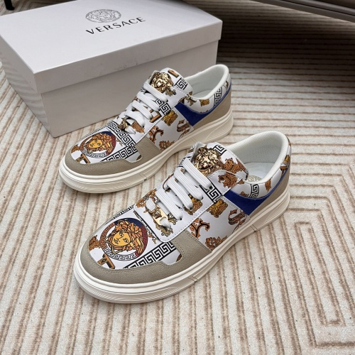 Versace Casual Shoes For Men #1077357