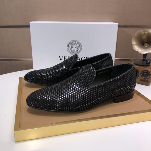 Versace Leather Shoes For Men #1077422