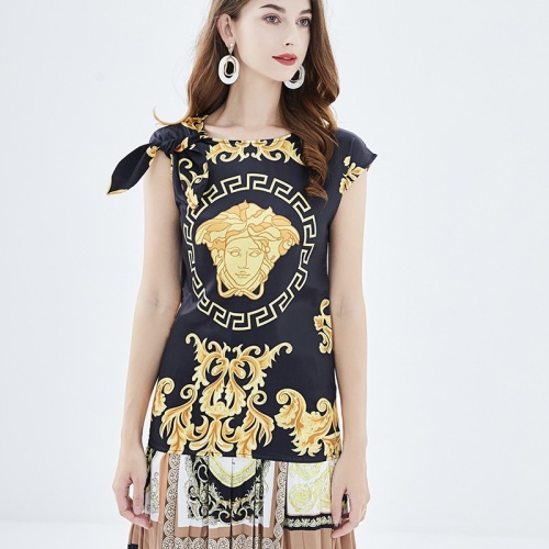 Versace Tracksuits Short Sleeved For Women #1078294
